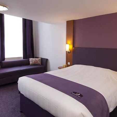 Premier Inn Sheffield Arena Exterior foto